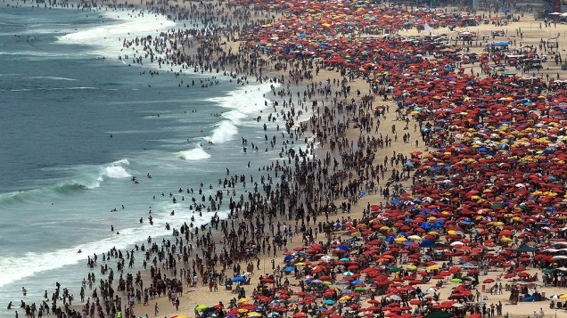 Movimentação da praia de Copacabana no fim de 2012
