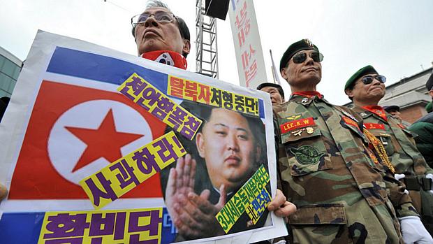 Sul-coreanos protestam contra a Coreia do Norte em Seul