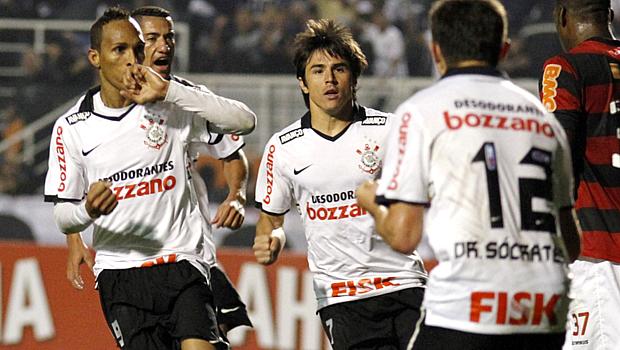 Corinthians homenageou Sócrates estampando seu nome nas camisas dos jogadores