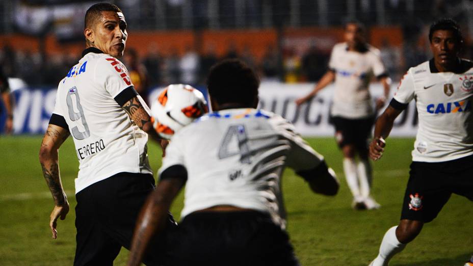 Lance na partida entre Corinthians e San Jose da Bolívia no Pacaembu