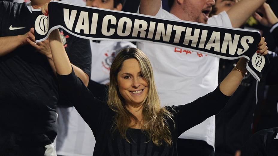 Corinthians vence São Paulo no Pacaembu e é campeão da Recopa Sul-Americana