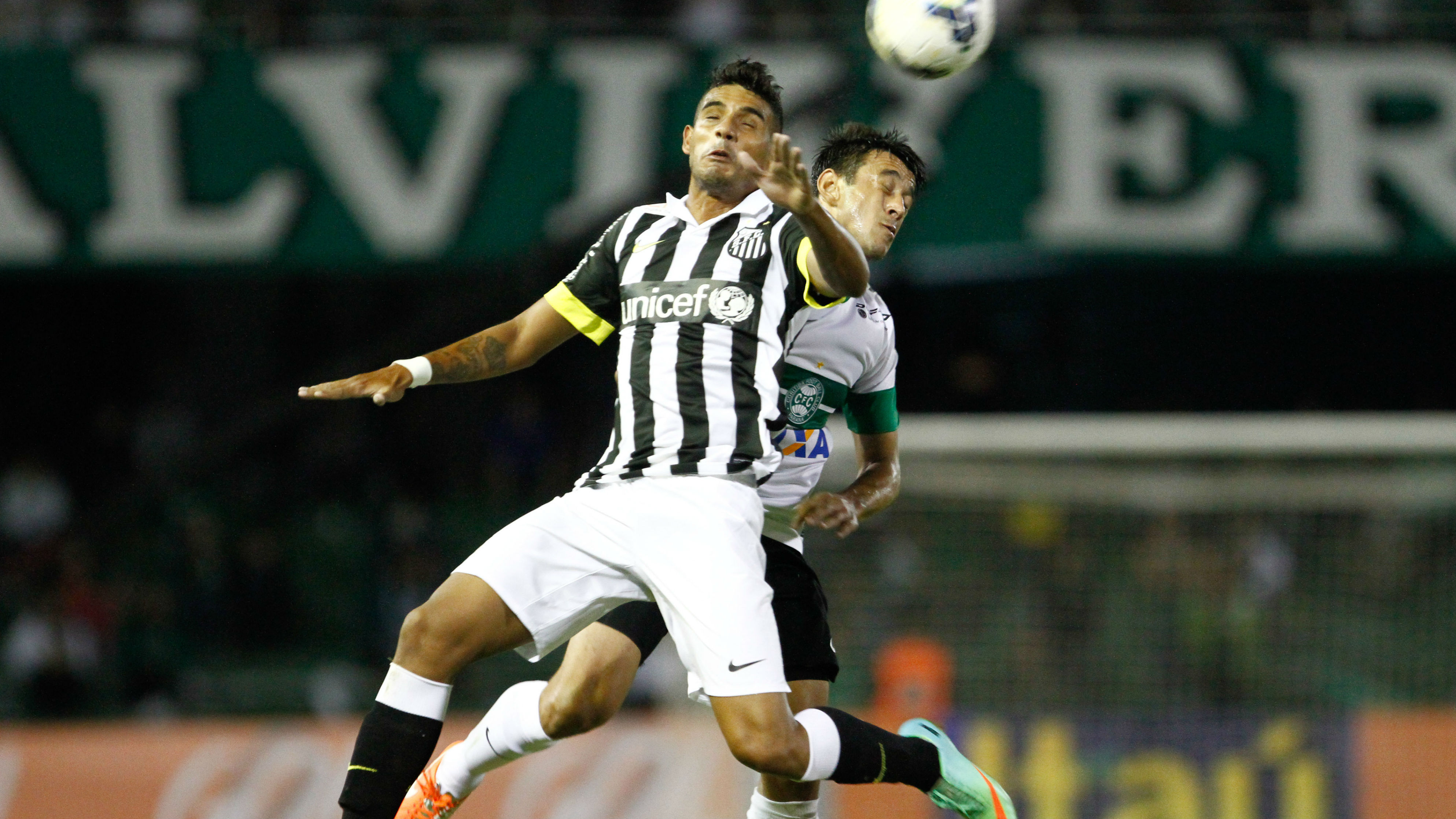 Coritiba e Santos empatam em 0 a 0