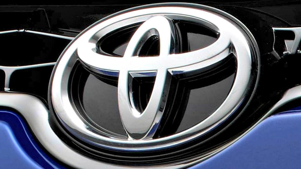 Detalhe da nova versão do sedã Corolla, da Toyota
