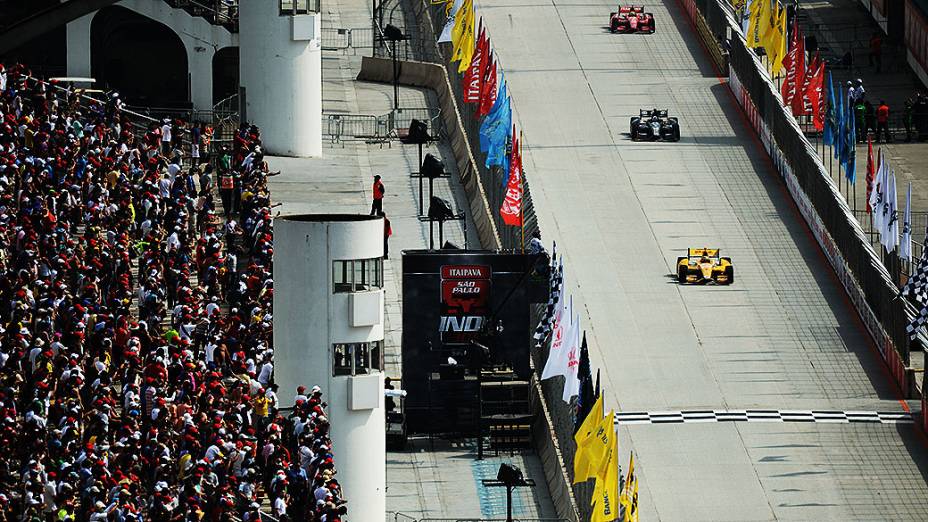 Pilotos durante largada da Indy 300, no Anhembi, em São Paulo