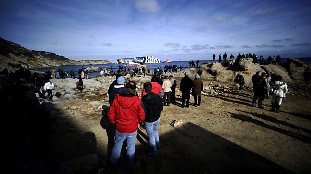 Ainda há mais de 15 pessoas desaparecidas após o acidente com o Costa Concordia