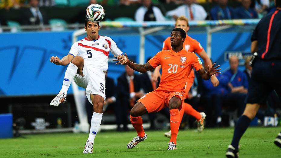 Lance no jogo entre Holanda e Costa Rica, em Salvador