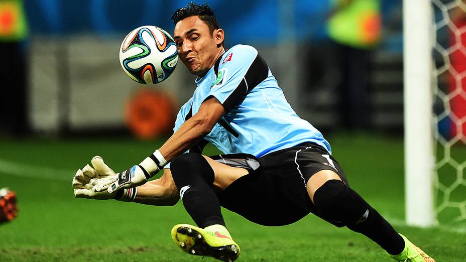 O goleiro da Costa Rica, Keilor Navas, durante partida conta a Holanda, na arena Fonte Nova, em Salvador