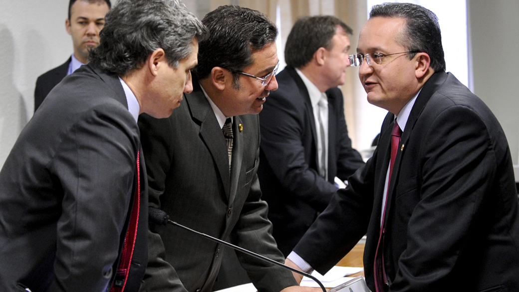 O deputado federal Paulo Teixeira, o senador Vital do Rêgo e o senador Pedro Taques durante a CPI do Cachoeira