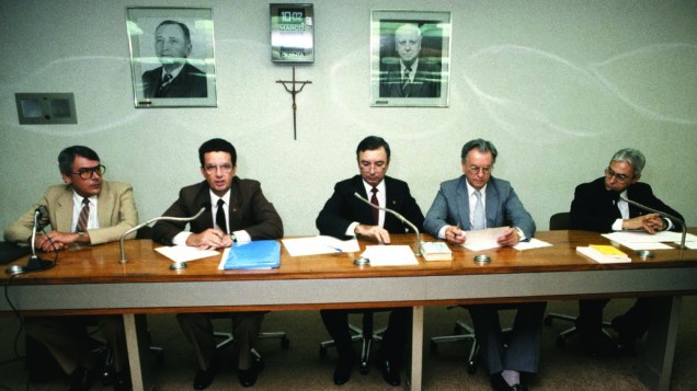 Sergio Sergio Menin, Chiarelli, José Inácio Teixeira, Itamar Franco e Gilson Reis na CPI durante o governo Sarney, 1988