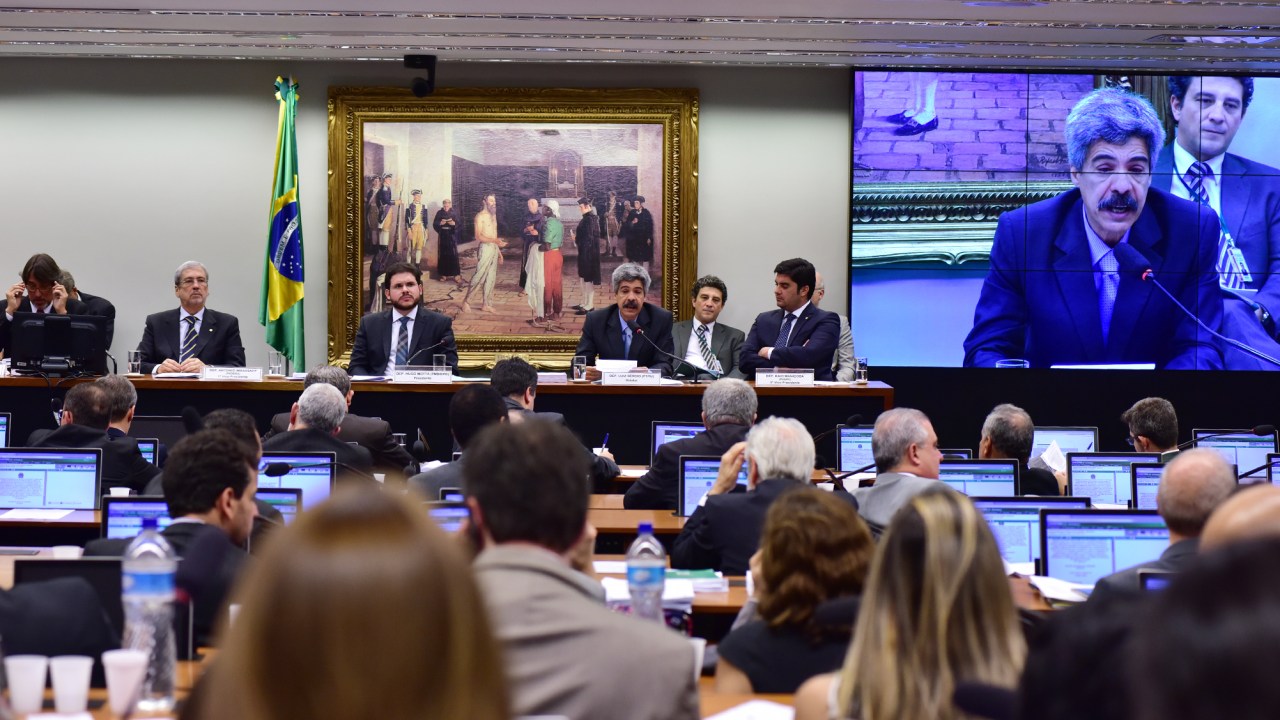 PIZZA – Votação na madrugada oficializa fracasso da CPI da Petrobras