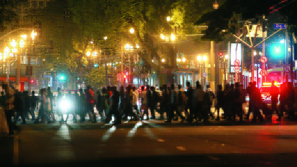 Movimentação policial na rua Helvetia, na região conhecida como cracolândia, no centro de São Paulo