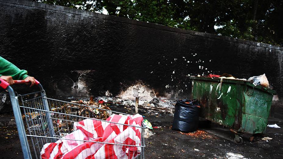 Favela na Avenida Dracena, local de consumo de crack na Zona Oeste de São Paulo