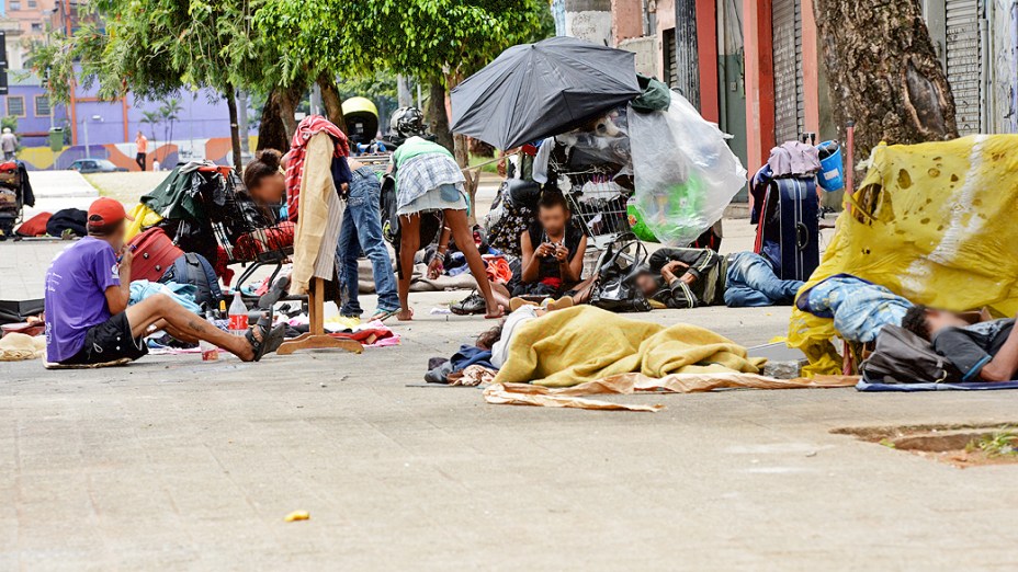 Concentração de usuários de drogas na região conhecida como cracolândia, no centro de São Paulo