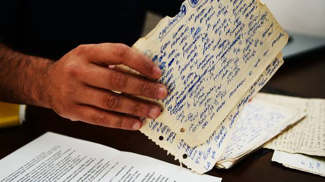 Fabian Nacer, ex-viciado em crack mostra cartas que escreveu no período em que era dependente de drogas