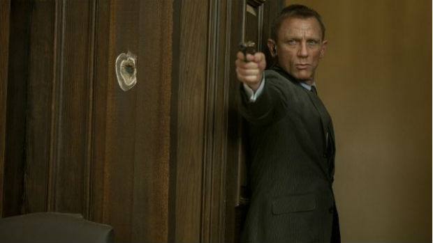 O ator Daniel Craig como James Bond em Skyfall