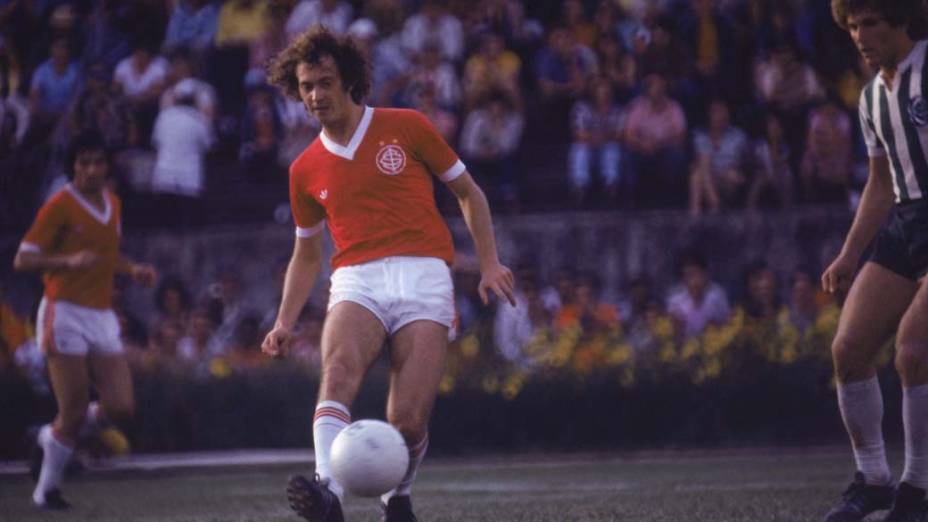 Paulo Roberto Falcão conquistou nada menos que três títulos brasileiros com o Internacional: 1975, 1976 e 1979, esse último de forma invicta