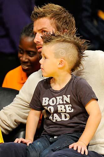 Filho mais novo do casal David e Victoria Beckham, Cruz, nascido na Espanha quando o pai jogava no Real Madrid.