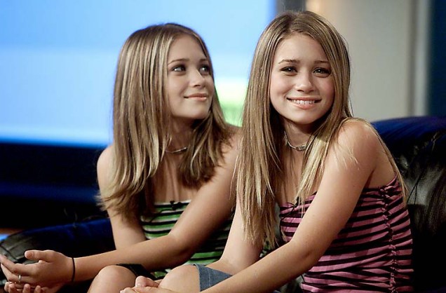 As irmãs Mary-Kate e Ashley Olsen já mostravam gosto por moda aos 12 anos.