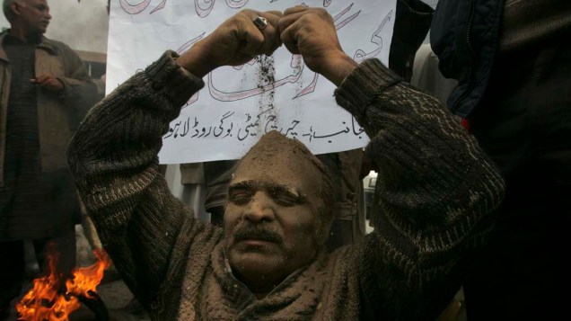 Em Lahore, cristão participa de protesto contra o assassinato do Ministro das Minorias do Paquistão, Shahbaz Bhatti