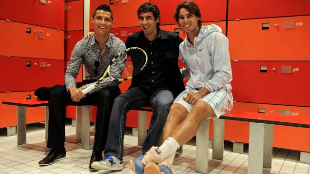 Cristiano Ronaldo, Raul Gonzalez e Rafael Nadal se encontram em Madri durante torneio de tênis