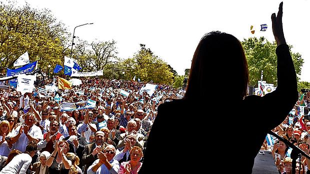 História: Cristina se considera tão importante como alguns 'heróis' argentinos