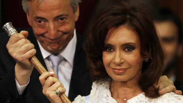 Casal Cristina e Néstor Kirchner poderiam estar envolvidos em esquemas corruptos