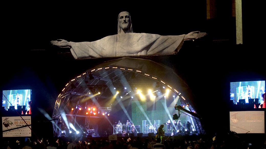 Show comemorativo de 80 anos da estátua do Cristo Redentor, no monumento dos Pracinhas, no Aterro do Flamengo