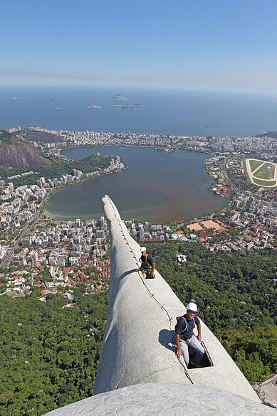 Cristo Redentor passa por reforma no Rio
