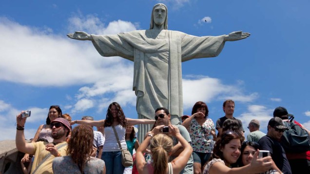 Turistas no Cristo Redentor no Rio de Janeiro