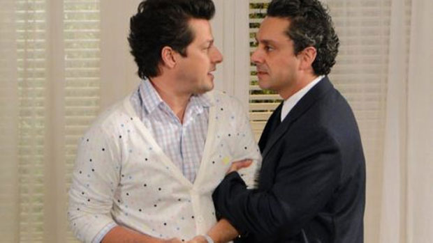 Crô (Marcelo Serrado) e Baltazar (Alexandre Nero) ganham destaque em <em>Fina Estampa</em>