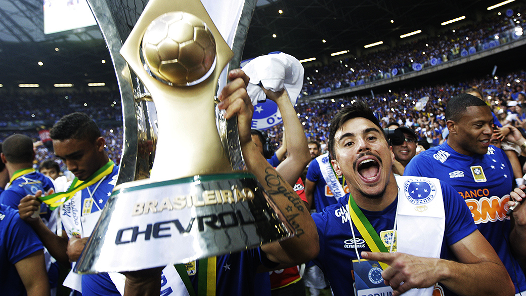 O bicampeão Cruzeiro assumiu também a ponta do ranking nacional