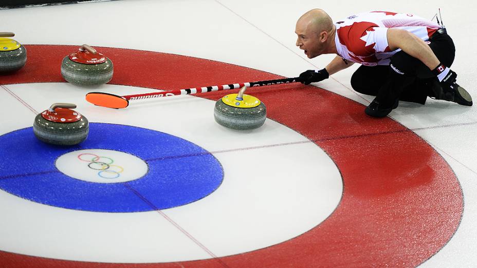 Disputa do torneio de curling nesta segunda-feira (10) dos Jogos Olímpicos de Inverno de Sochi-2014