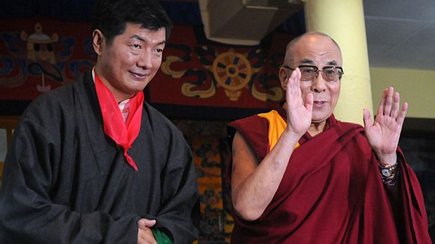 O jurista educado em Harvard, Lobsang Sangay, recebe de Dalai Lama a missão de conduzir o poder político do governo tibetano no exílio