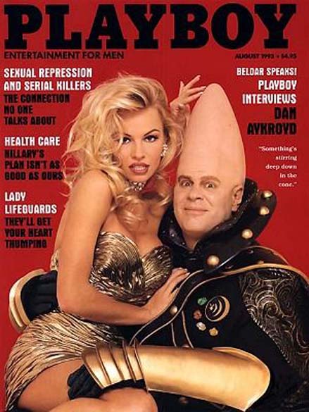 Dan Aykroyd, o 5º homem na capa de Playboy, em 1993 Dan Aykroyd, o 5º homem na capa de Playboy, em 1993