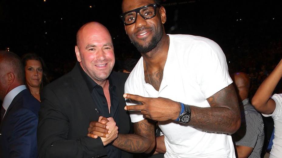 Dana White, presidente do UFC, com LeBron James, astro do Miami Heat