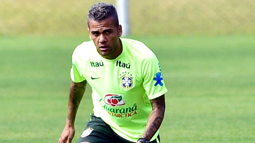 Daniel Alves de cabelo grisalho