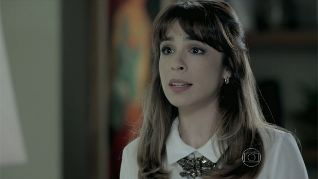 Danielle (Maria Ribeiro) discute, de cabelo preso, com Maria Marta (Lília Cabral)<br>