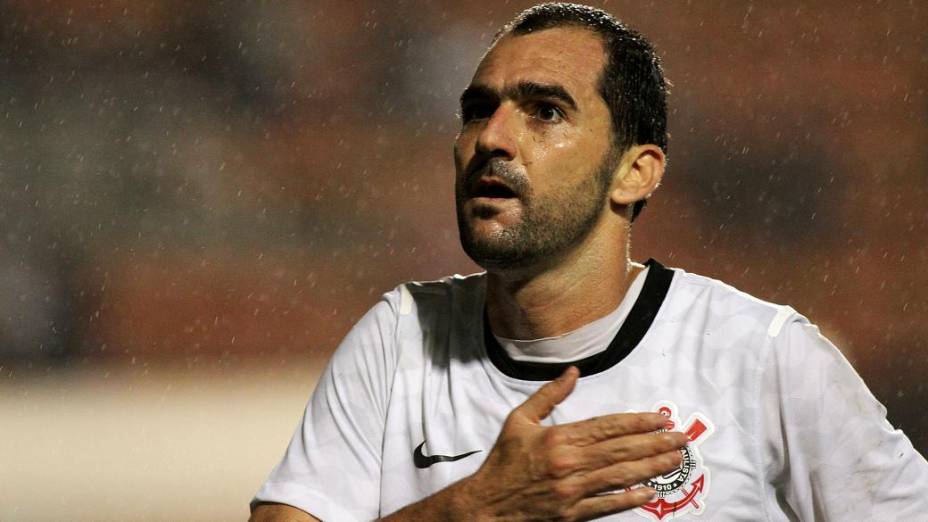 Danilo chegou ao Corinthians em 2010 e celebrou sete títulos no clube