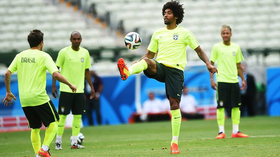 Seleção brasileira treina para a segunda partida da Copa contra o México no Castelão, em Fortaleza