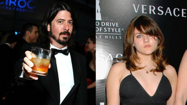 Dave Grohl, vocalista do Foo Fighters e ex-baterista no Nirvana, e Frances Bean Cobain, filha de Courtney Love e Kurt Cobain