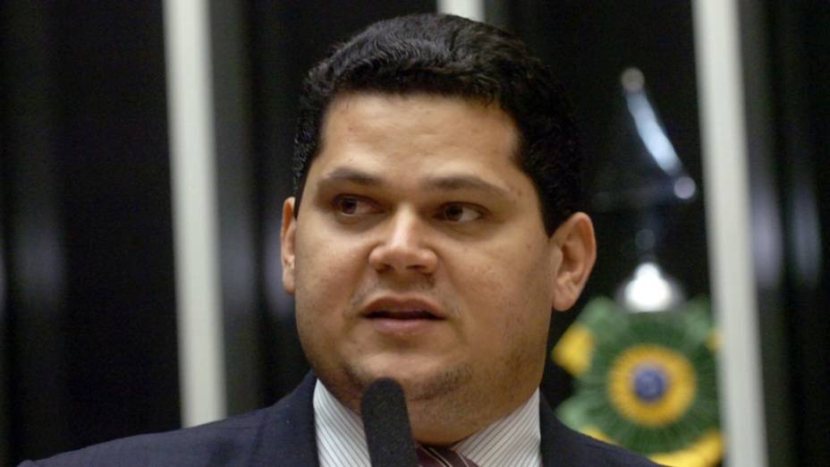 Davi Alcolumbre é eleito Senador do estado do Amapá com 36% dos votos