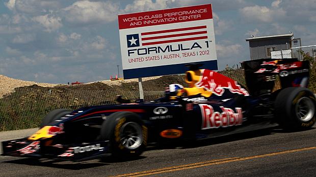 David Coulthard testa carro da Red Bull no local que será o circuito de Austin, no Texas