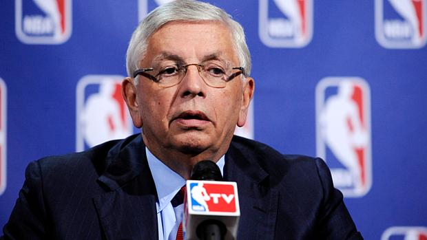 David Stern, comissário da NBA, divulgou uma nota criticando o advogado do sindicato dos jogadores
