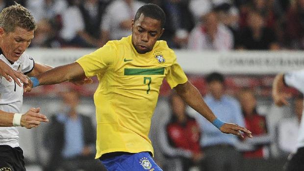 De pênalti, Robinho marcou o primeiro gol do Brasil