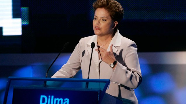 Candidata a presidência da república Dilma Rousseff durante primeiro debate do segundo turno das Eleições 2010. 10/10/2010