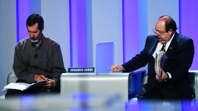 Os candidatos à Presidência da República, Eduardo Jorge (PV) e Levy Fidélix (PRTB), antes do debate promovido pela Globo, no Rio