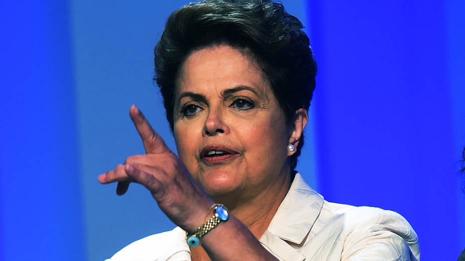 A candidata à Presidência da República, Dilma Rousseff (PT), antes do debate promovido pela Globo, no Rio