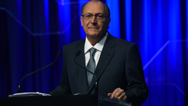 O governador-candidato Geraldo Alckmin durante debate promovido por SBT, Folha de S. Paulo, UOL e rádio Jovem Pan, em 25/08/2014