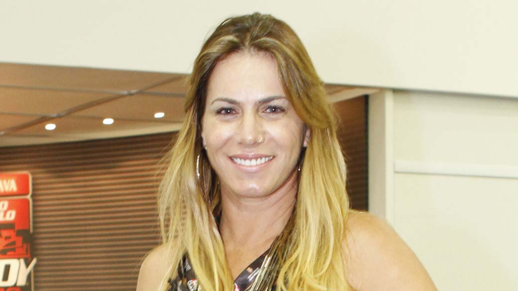 Débora Rodrigues, piloto de Fórmula Truck e particpante do programa "Mulheres Ricas"da Band