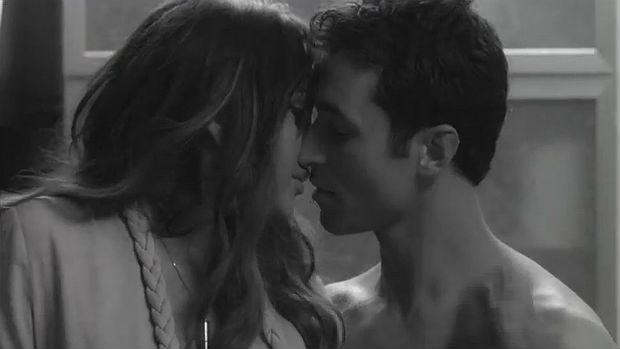 James Deen em cena de <em>The Canyons </em>ao lado de Lindsay Lohan